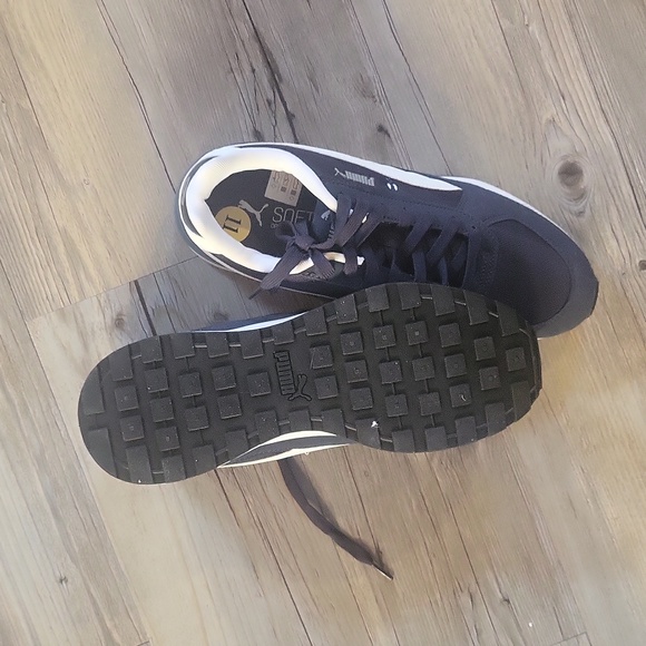 Puma - Picture 4 of 4